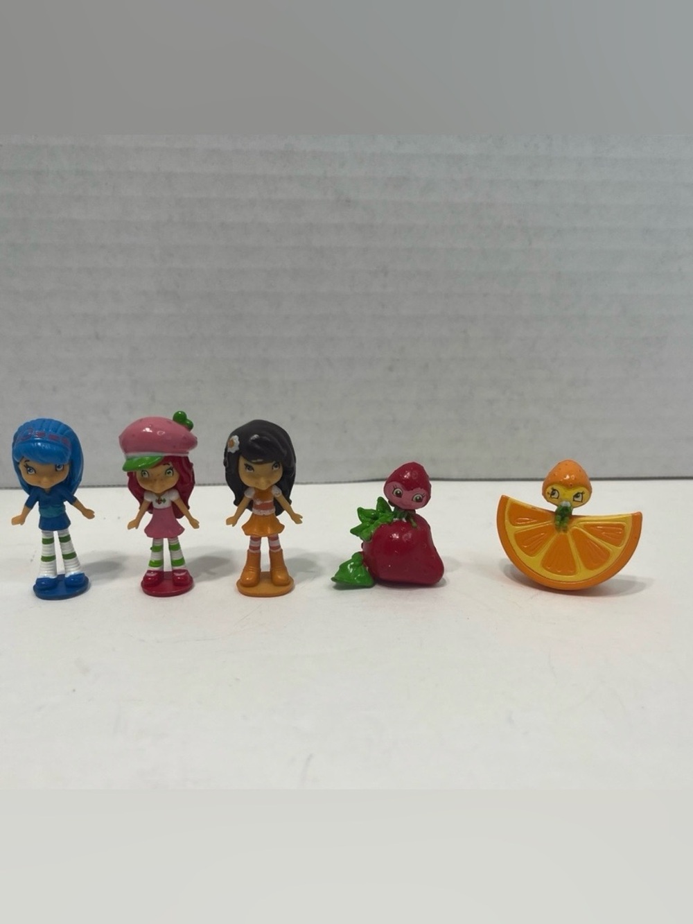 STRAWBERRY SHORTCAKE Mini 2” figures toys dolls mini Berrykins and itty bittys